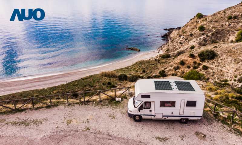 「可撓輕量化太陽光電板SunCurva」使用輕量特殊耐候型複合板取代傳統太陽能板的玻璃前板，不僅降低70%重量，每米平方僅3Kg；具有抗衝擊性能及通過電磁相容性測試，可應用於交通運輸工具，如露營車、遊艇等